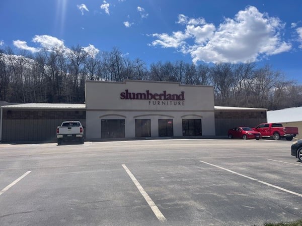 Decorah Slumberland Furniture storefront