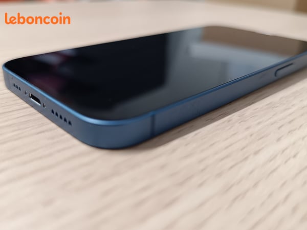 Demo Unit Smartphone Apple Iphone 13 128GB Blue (Garantie 2 ans)