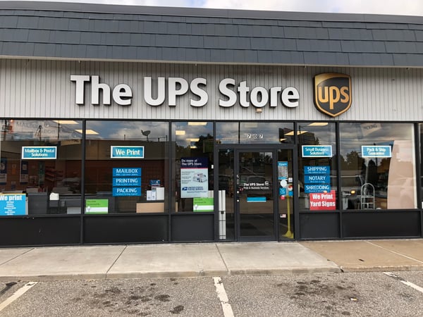 Facade of The UPS Store 38th and Peach