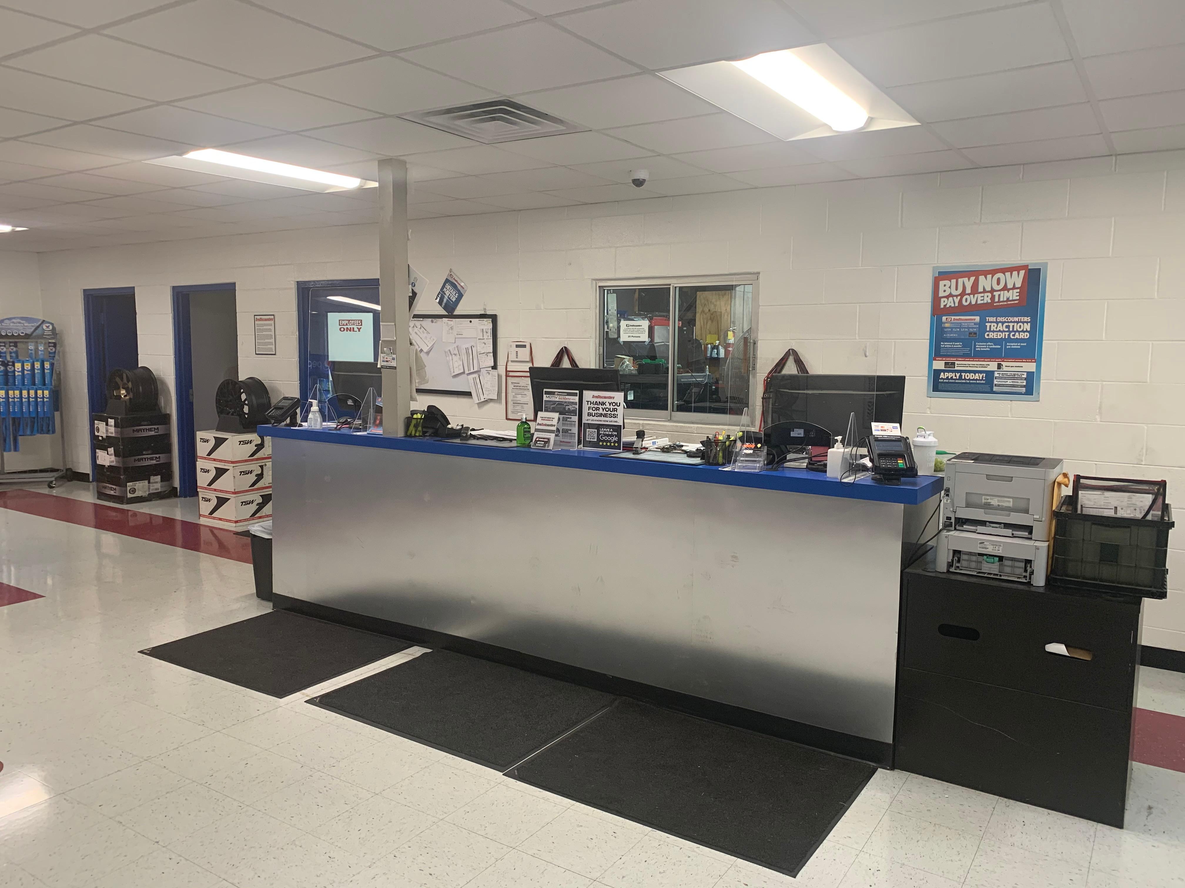 Tire Discounters Thornton Avenue tires, alignment, brakes, autoglass