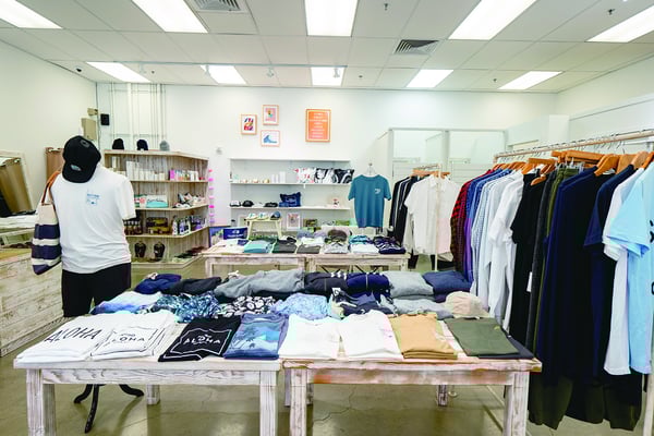 ハワイ限定のロゴＴシャツを探したい