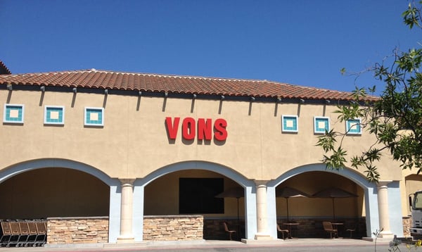 Vons Store Front Picture at 1790 Moorpark Rd in Thousand Oaks CA