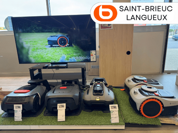 photo des robots tondeuses du magasin Boulanger St Brieuc Langueux