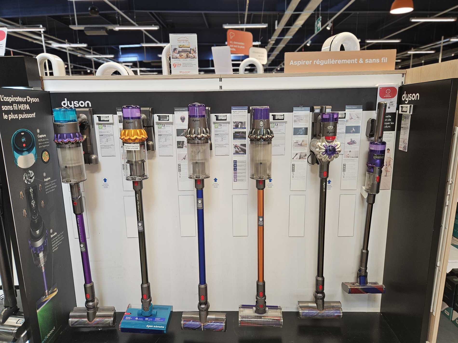 Découvrez la sélection Dyson chez Boulanger Alès : aspirateurs V15 Detect et Cyclone V10, ventilateurs Pure Cool, purificateurs d'air Pure Hot+Cool, sèche-cheveux Supersonic, et lisseurs Corrale pour une expérience de qualité supérieure.