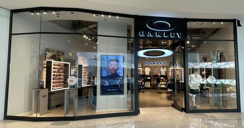 Oakley Vault Store in New Jersey Outlet Location Editorial Image - Image of  fashion, sports: 135627470