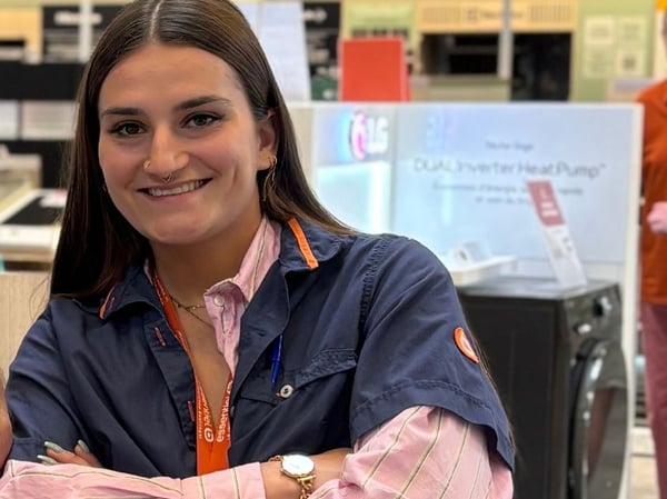 Vendeuse Multimédia