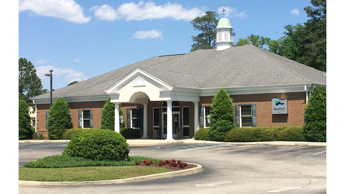 External view of local credit union located in Yorktown, VA