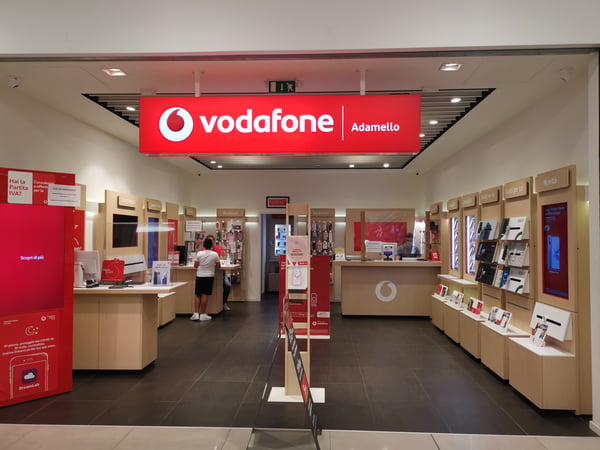 Vodafone Store | Adamello