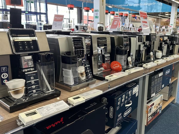 Découvrez l'univers café dans votre magasin Boulanger Metz Metzanine avec des broyeur, des machine à café ou encore des cafetière et des marques comme Jura, Delonghi, Nespresso et d'autres !