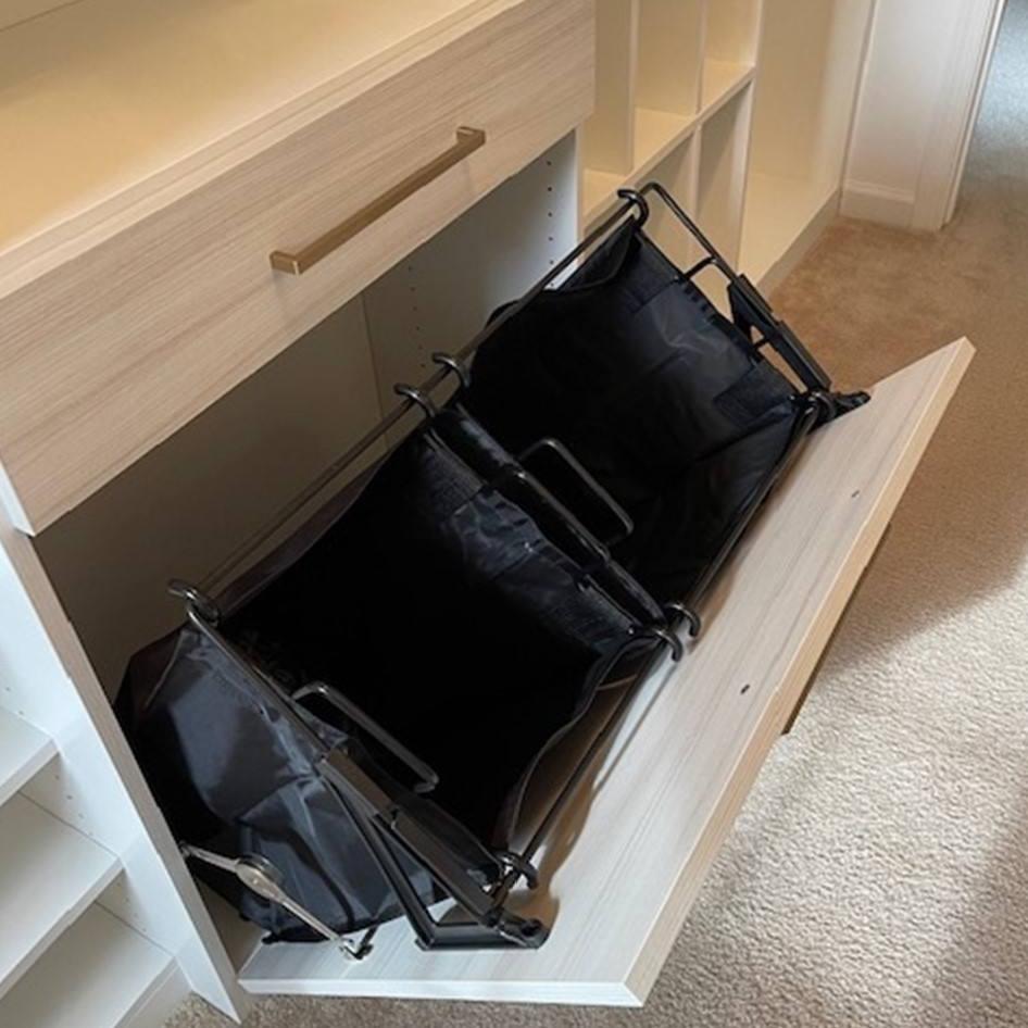 Richmond - Custom closets - Pull-out laundry hamper