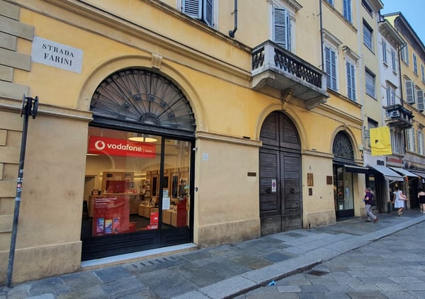 Vodafone Store | Farini