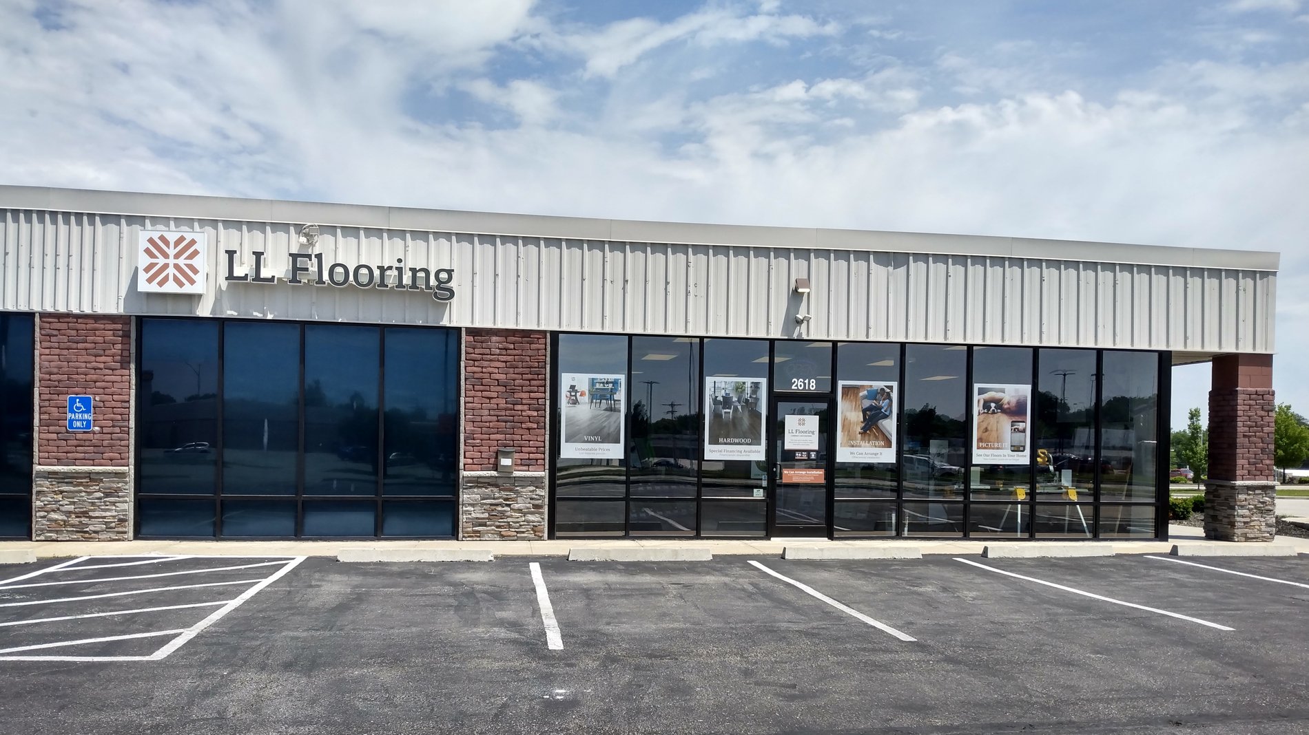 LL Flooring #1413 North Kansas City | 2618 NE Vivion Road | Storefront