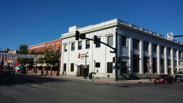 Exterior image of First Interstate Bank in Sheridan, Wyoming.