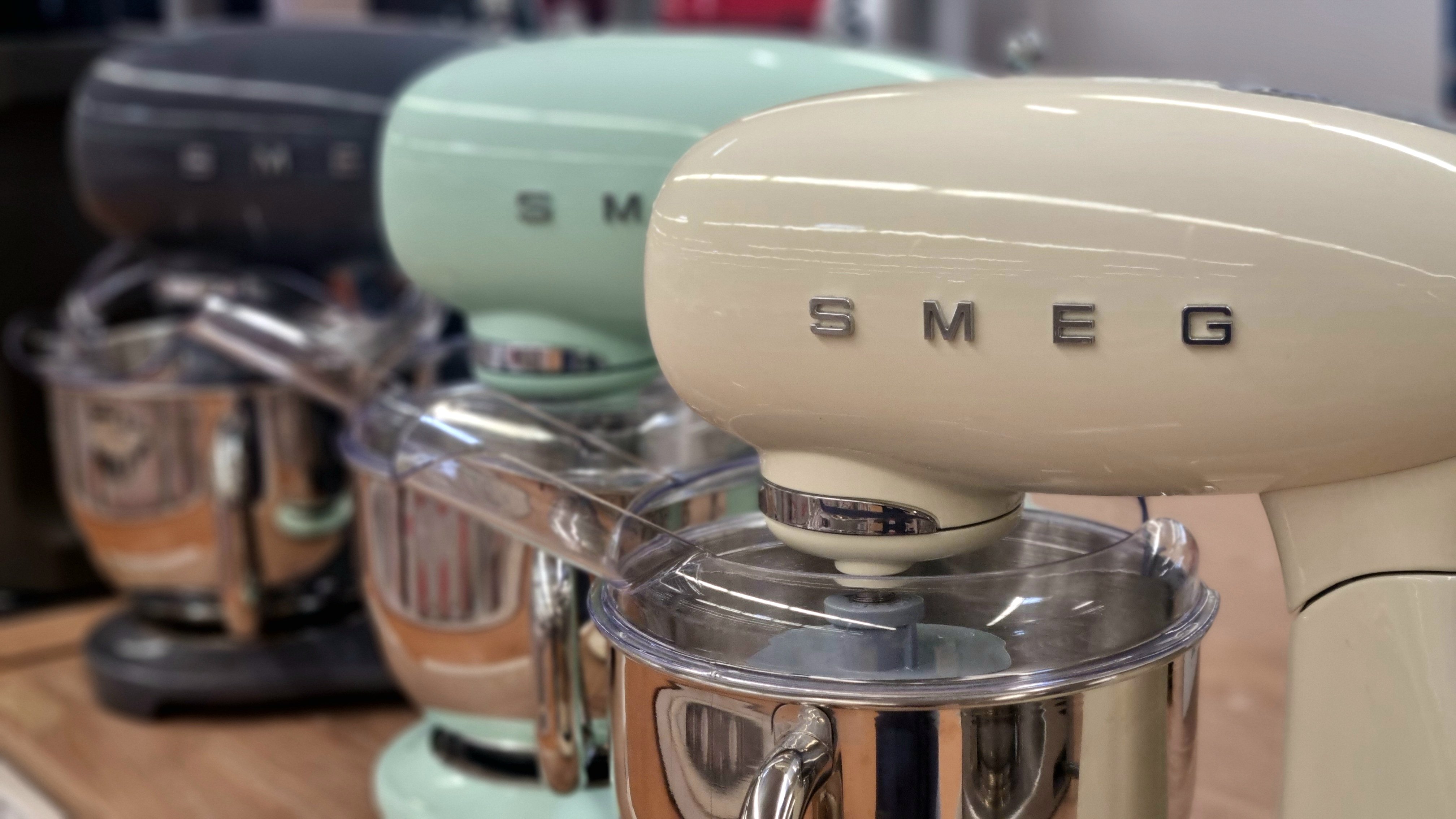 Robot pâtissier SMEG  Boulanger Dijon - Quetigny