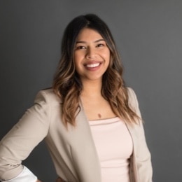 Lesly Funes, Insurance Agent