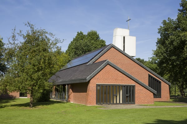 Ein modernes Kirchengebäude.