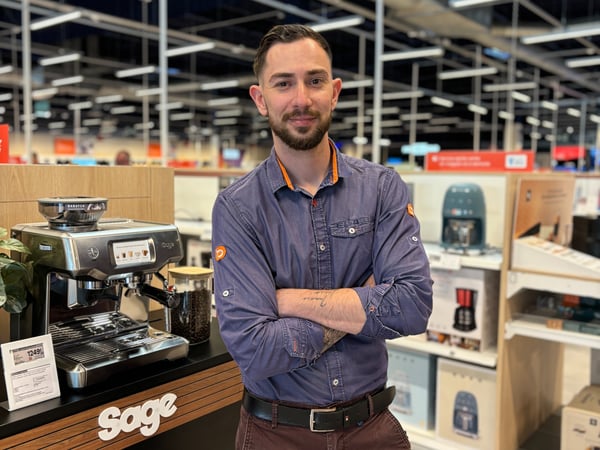 Baptiste, animateur confort dans votre magasin Boulanger Englos