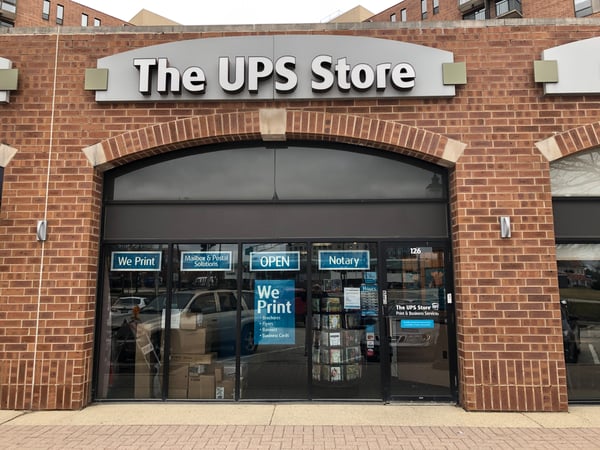 Facade of The UPS Store Downtown Arlington Heights