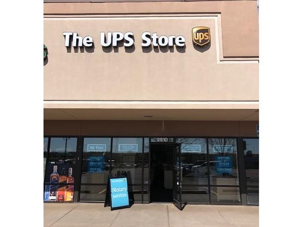 Facade of The UPS Store N Powers and Constitution