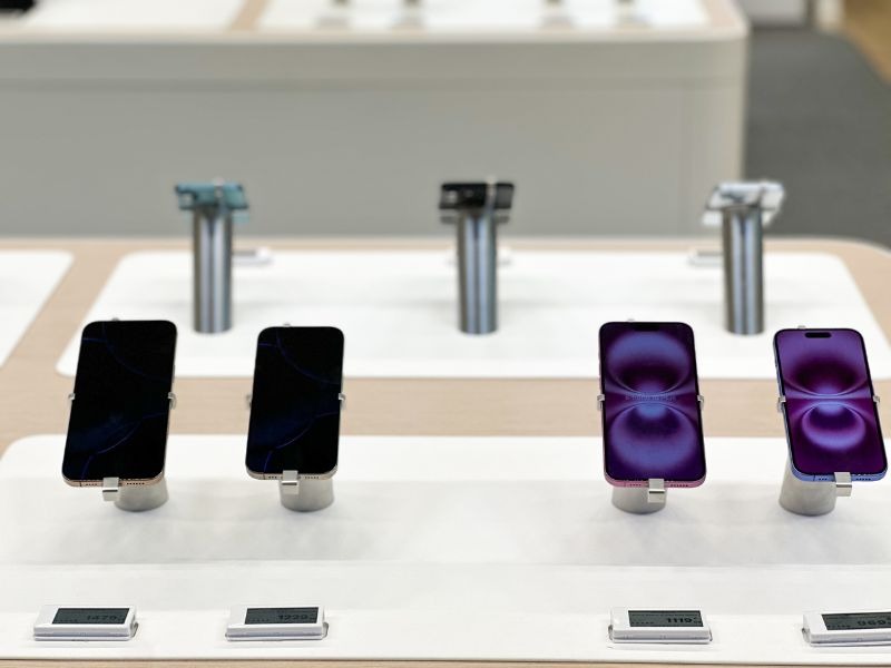 Les dernières sorties de la marque Apple, comme les IPhones sont disponibles au magasin Boulanger Avignon Le Pontet.