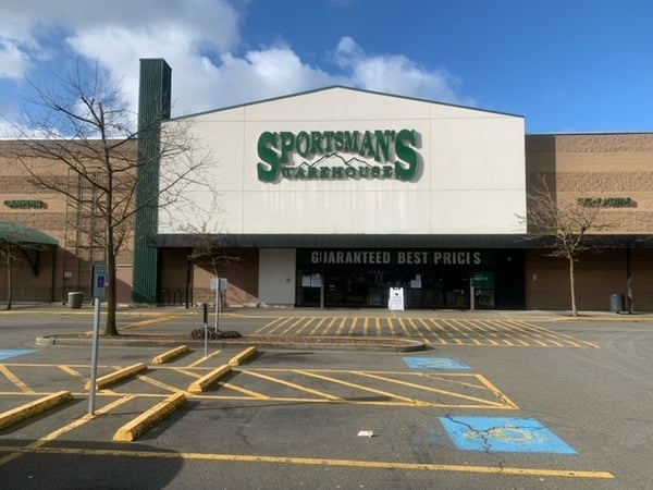 The front entrance of Sportsman's Warehouse in Puyallup