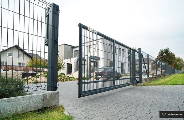 Grissmann GmbH, Generalvertretung Wisniowski Schweiz, Fenster · Tore · Türen · Zäune, 8307 Effretikon im Kanton Zürich