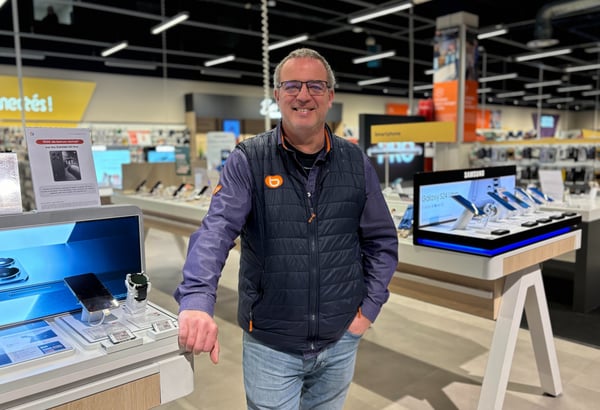 Cédric, vendeur multimédia dans votre magasin Boulanger Englos