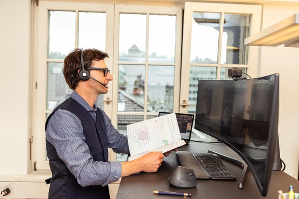 Mit wissenschaftlicher Diagnostik und Erfahrung erkennen wir, welche Eigenschaften und Werte für Führungsrollen entscheidend sind – und stellen sicher, dass Kandidat*innen fachlich, persönlich und kulturell wirklich passen.