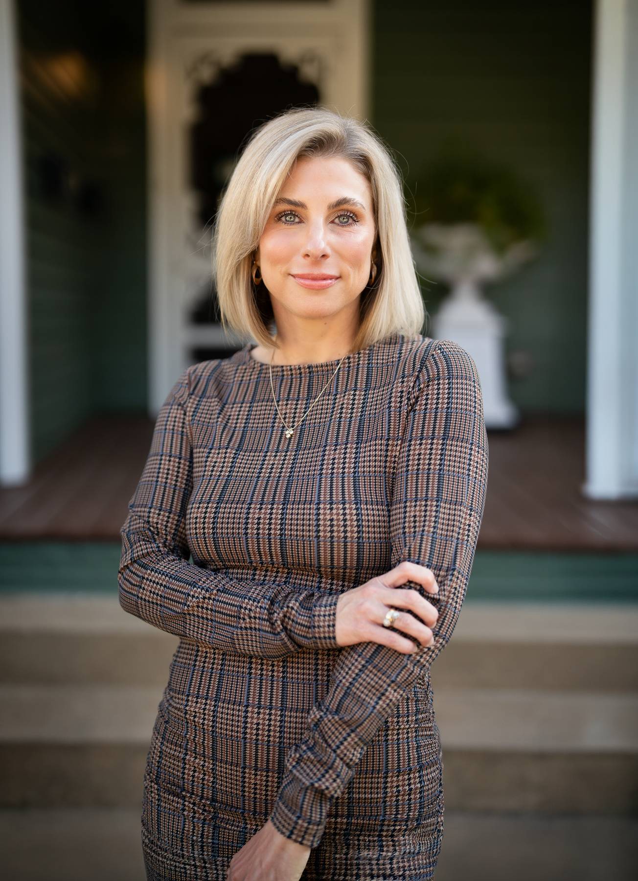 Nickie Weyrauch: Agent