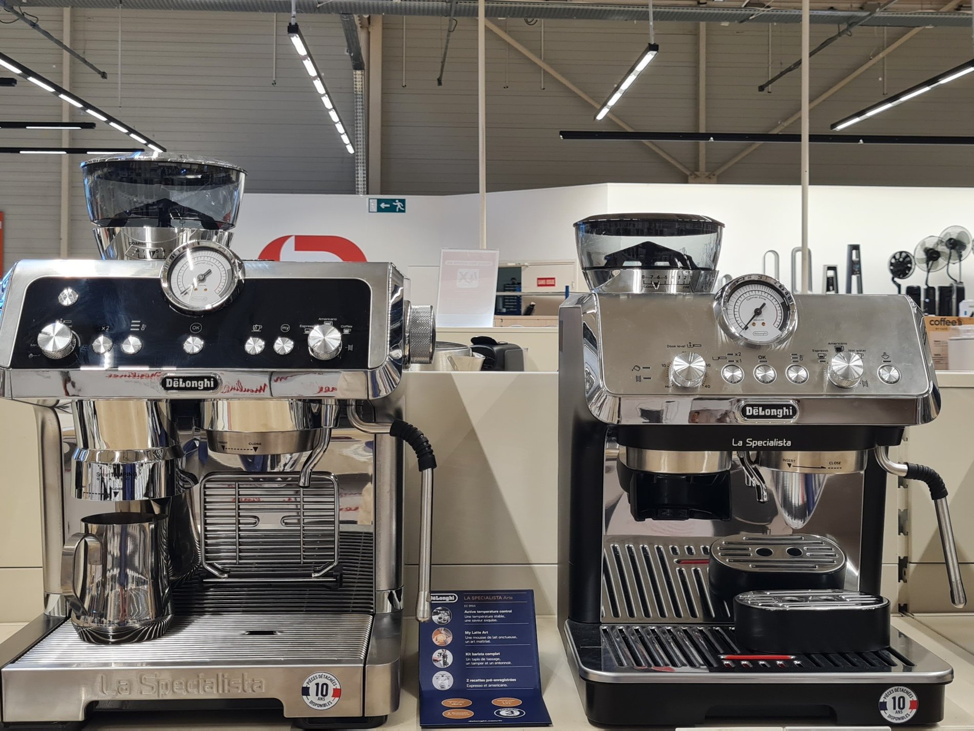 Deux machines à expresso Delonghi dans notre magasin Boulanger St Quentin