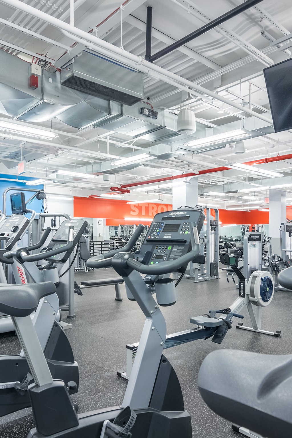 Blink Woodside Gym at 5602 Roosevelt Avenue, Queens, NY Blink Fitness