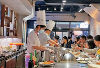 レトロな雰囲気の店内でも、斬新さを感じさせるスタイル。カジュアルな雰囲気で入りやすい