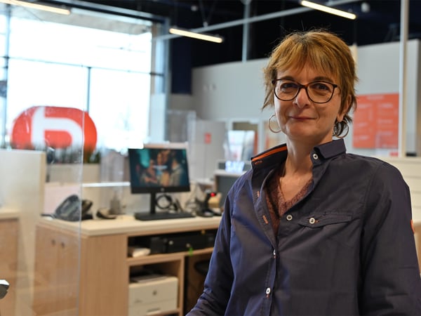 Nathalie, conseillère service client du magasin Boulanger Vendenheim Reichstett