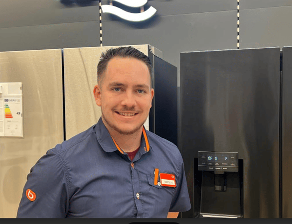 Baptiste responsable univers confort du magasin Boulanger Toulouse Colomiers