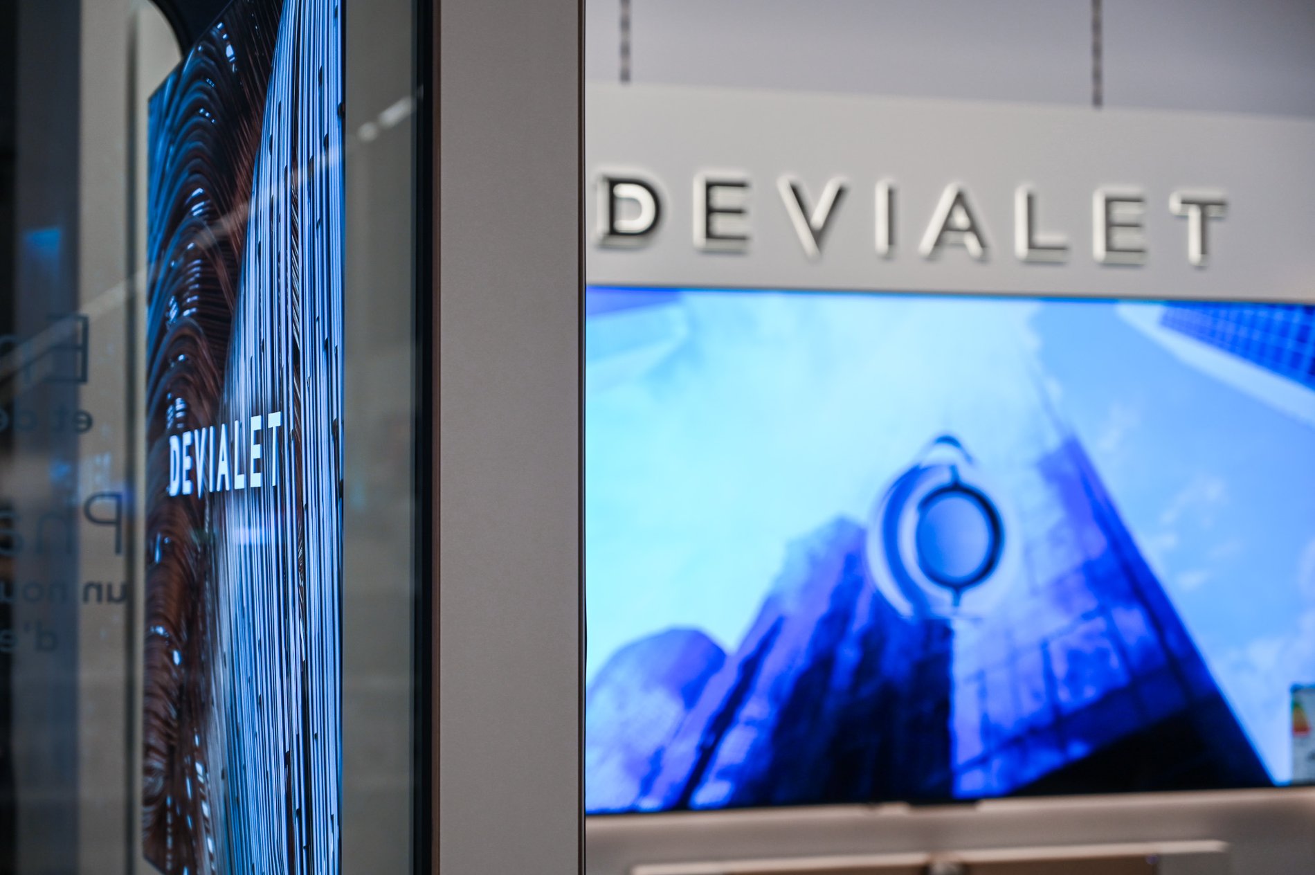 Enseigne Devialet chez Boulanger Toulon La Garde