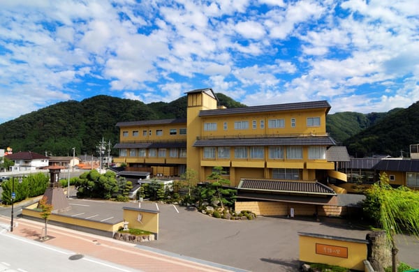 草花に包まれた湯治の宿で、山海の幸を堪能する【岡山県　季譜の里】 | JTBリモートコンシェルジュ トラベルコンサルタントのおすすめ旅