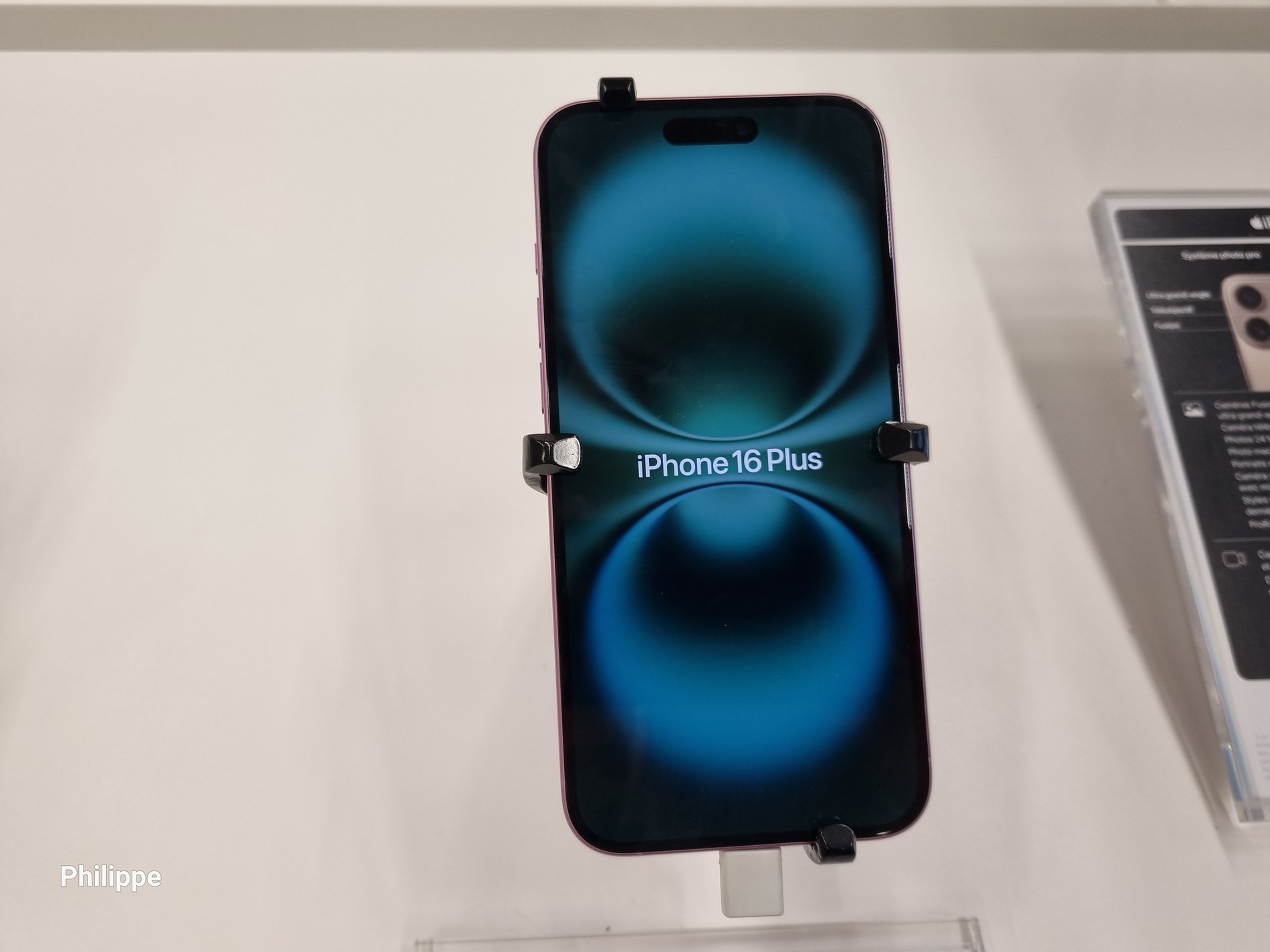 iPhone 16 Plus chez Boulanger Vitrolles proche de Salon, Velaux, Marignane et Rognac