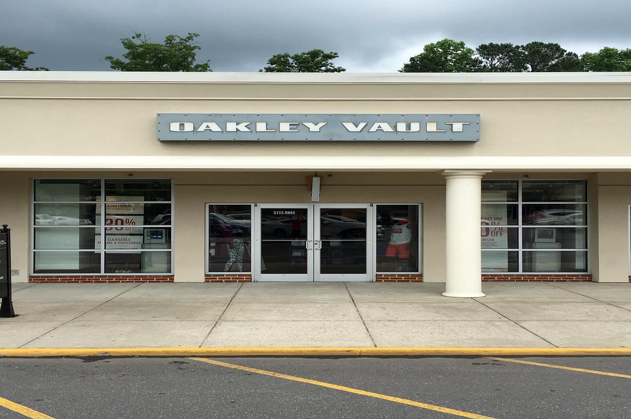 Oakley Vault in 5715 Richmond Rd Williamsburg, VA Men's & Women's