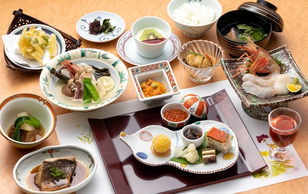 礼文の味覚と見た目にもこだわった懐石料理