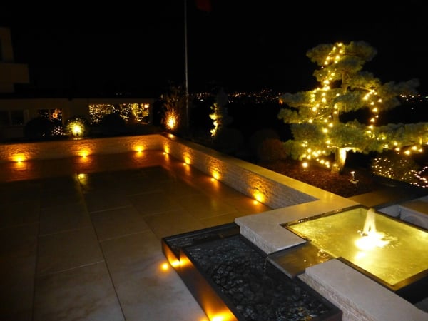 Lichtdesign auf der Terrasse von garbatec ag in Beringen