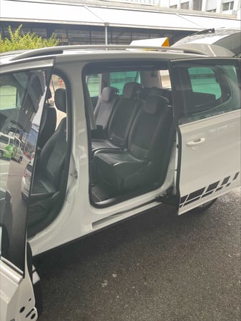 Flughafentransfer Zürich Basel / Blitz Taxi Aarau