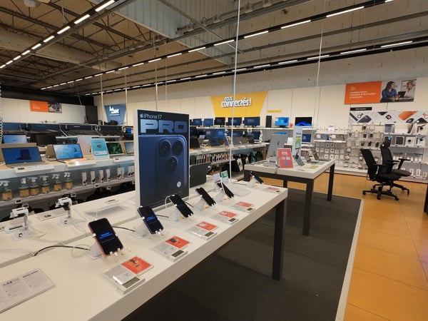 Espace Iphone dans votre magasin  Boulanger Poitiers - Chasseneuil Du Poitou