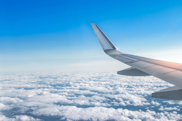 飛行機　旅のイメージ