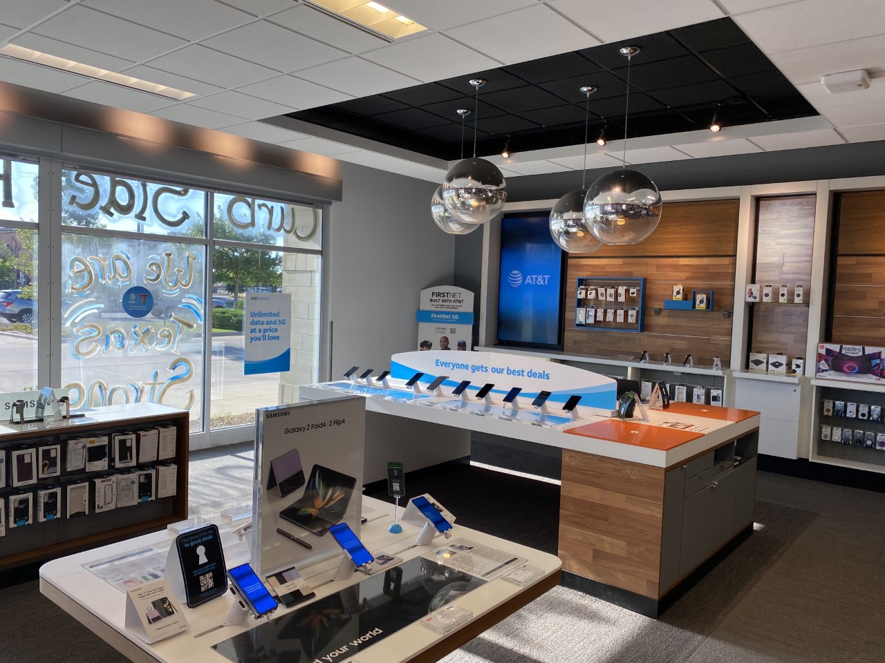 AT&T Lubbock Canyon West Cell Phones, Wireless Plans & Accessories 5016 Milwaukee Ave