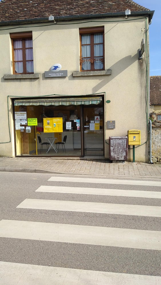 Photo du point La Poste Agence Communale ESSAY Mairie