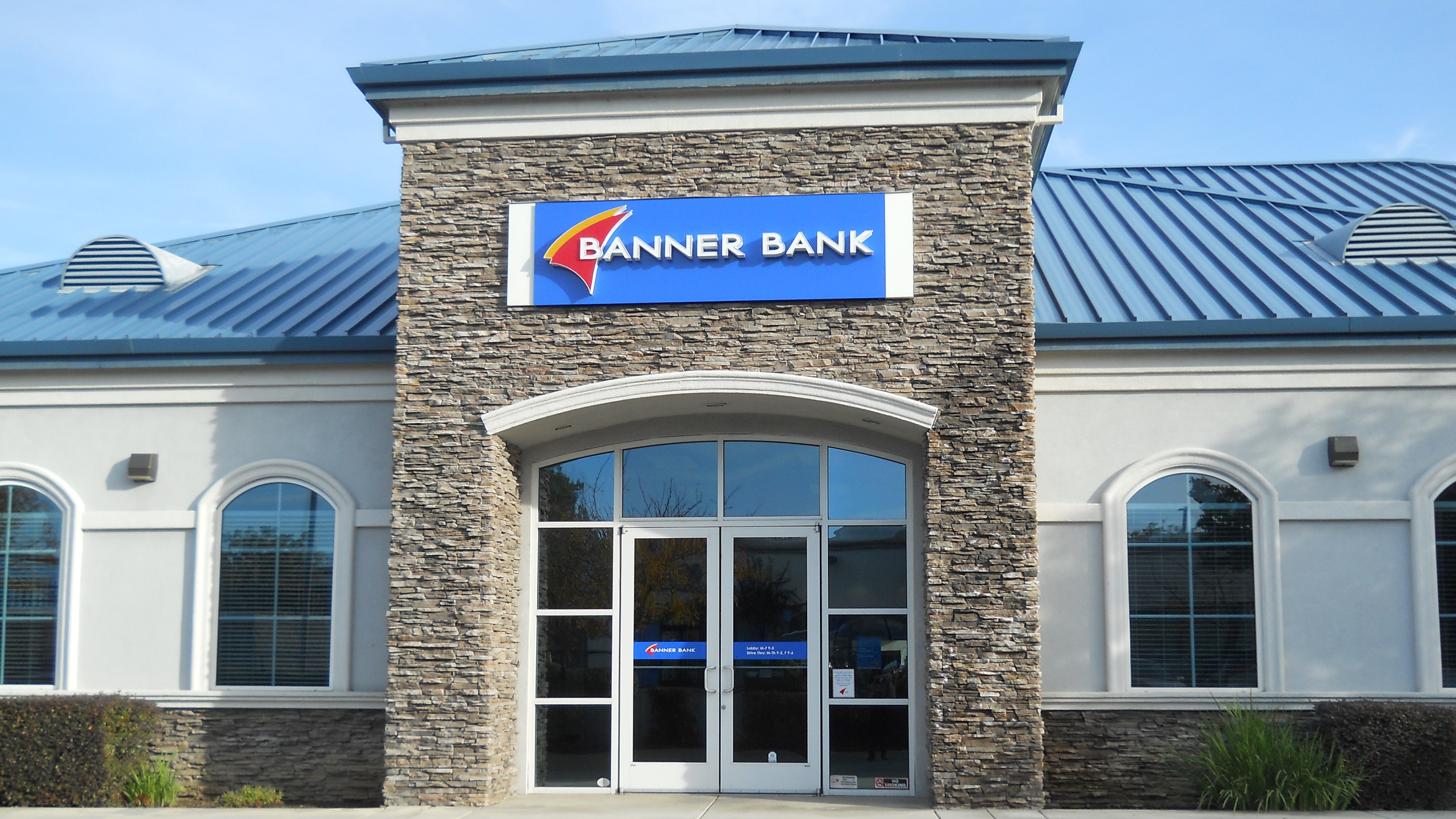 Photo of Redding, California Banner Bank branch