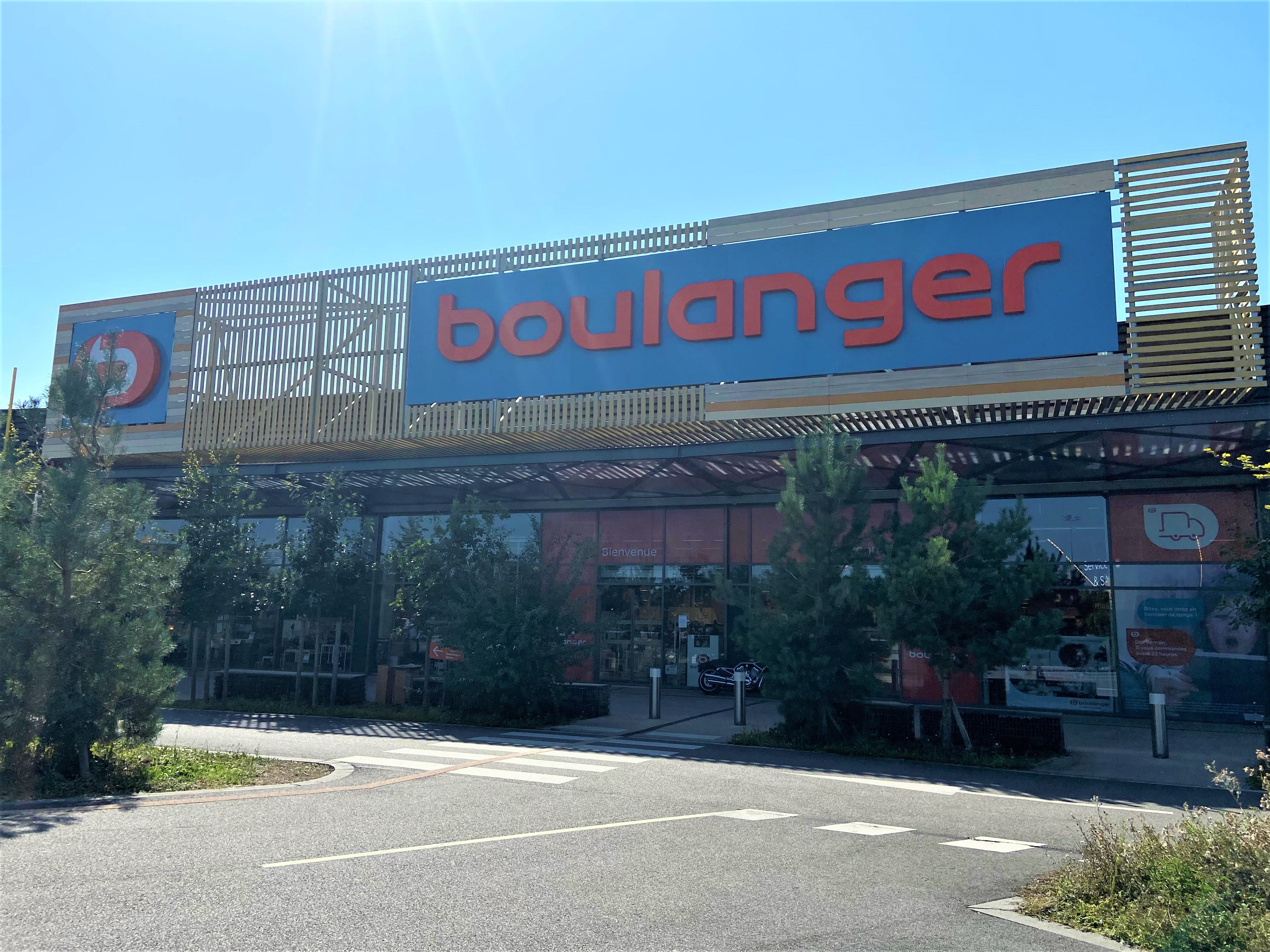 Devanture du magasin Boulanger Evreux du Centre Commercial GrandEveux.