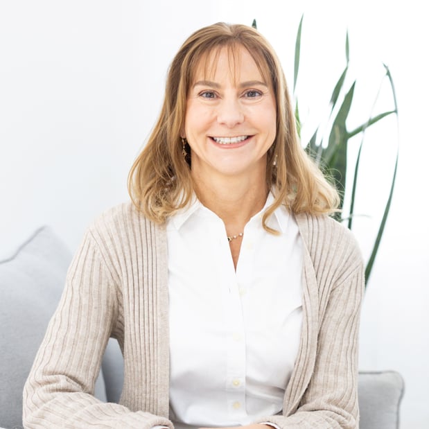 Linda McHale California Closets NJ042 Northern New Jersey Certified Design Consultant