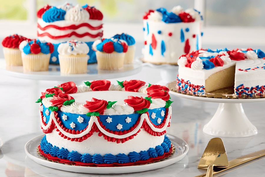 red white and blue patriotic cakes and cupakes