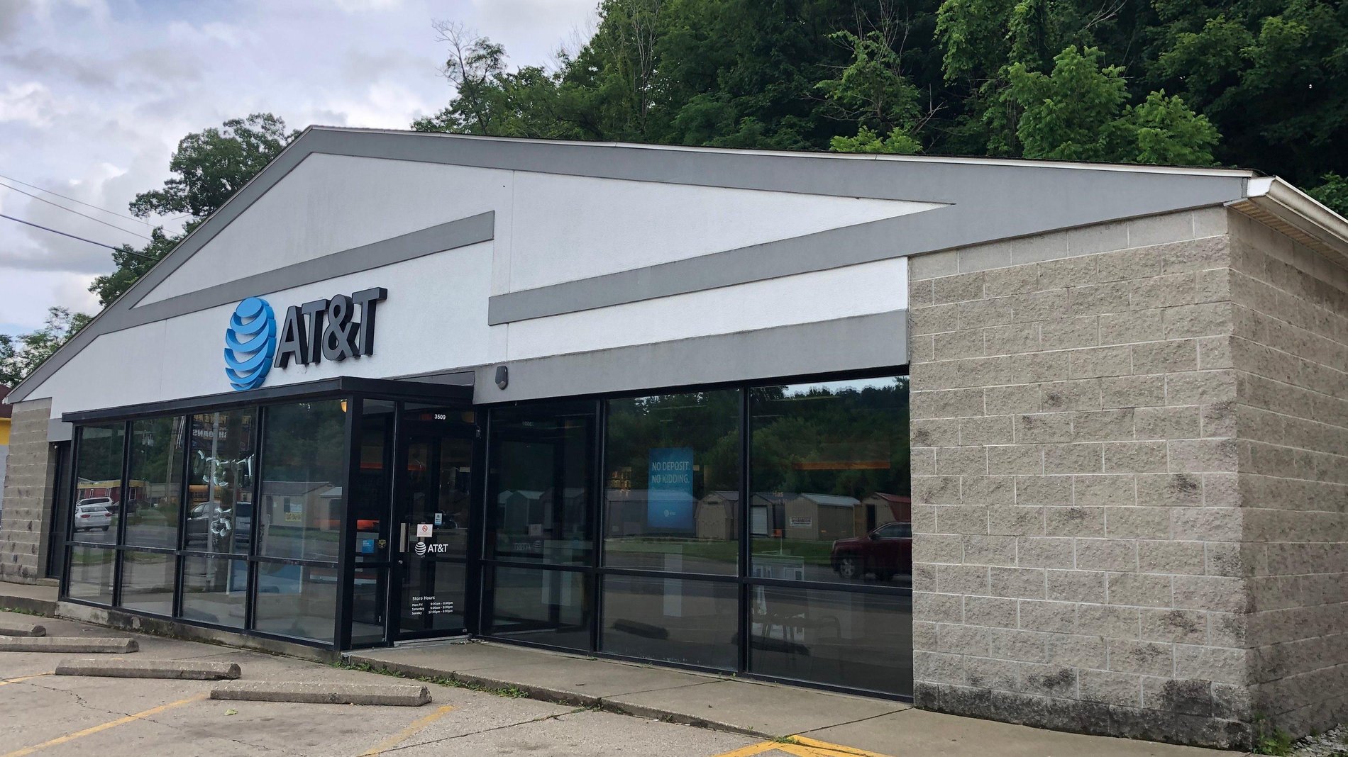 Huntington Rt 60 Store Apple iPhone 12 and Samsung Devices Huntington